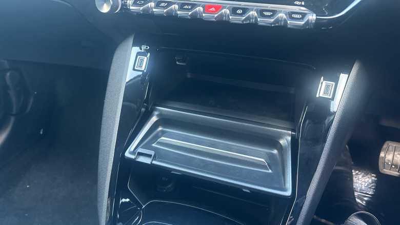 Peugeot 208 1.2 Hybrid 110 Allure 5dr e-DSC6 Petrol Hatchback